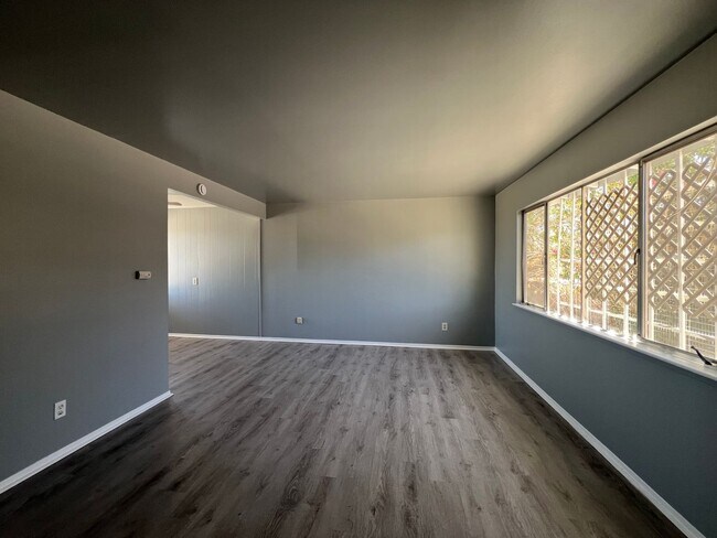 Building Photo - P369