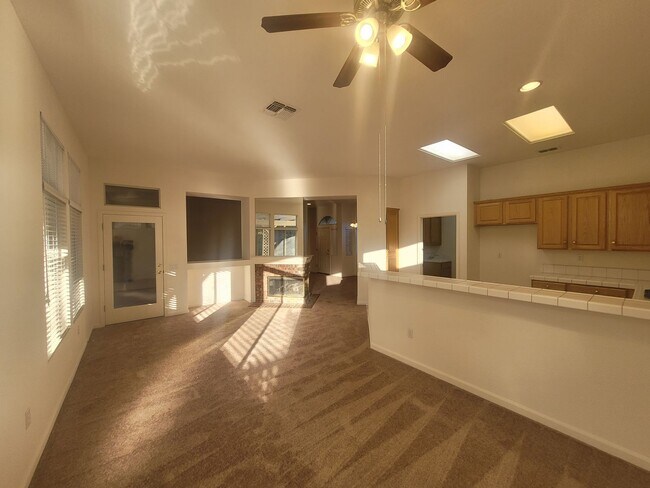 Building Photo - Sun City Roseville