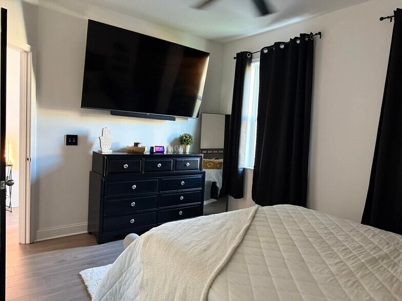 Building Photo - 199 Kirkland St