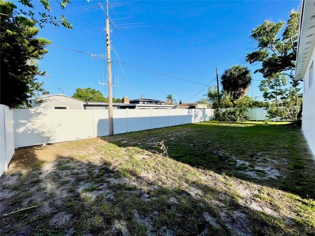 Building Photo - 4608 S Hesperides St