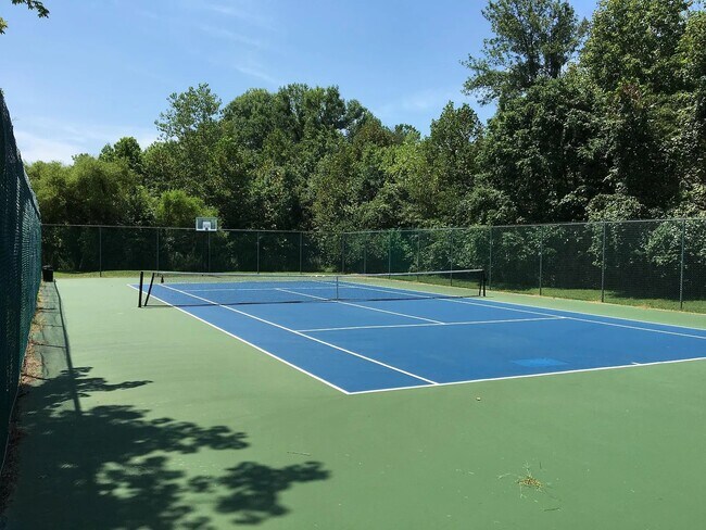 Building Photo - 2915 Atwood Rd