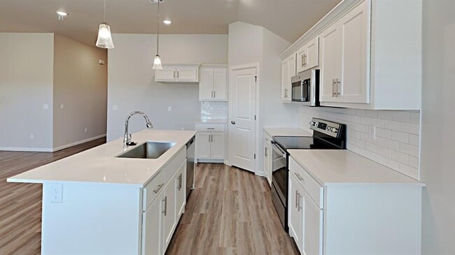 Building Photo - 491 Hardesty Dr