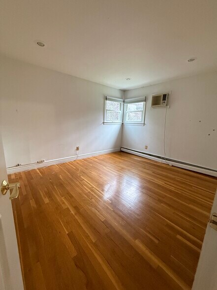 Building Photo - 3 N Hampton Gate