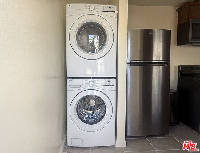 Building Photo - 11527 Albers St