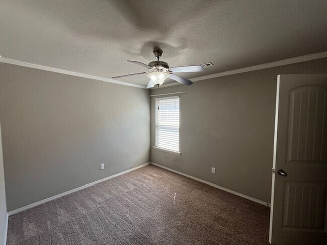 Building Photo - 2720 Brighton Pl