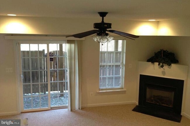 Building Photo - 7553 Grey Goose Way