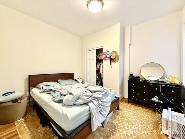 Building Photo - 676 Washington St