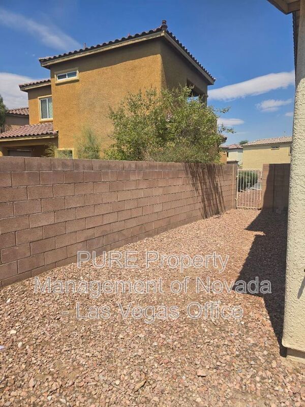 Building Photo - 6109 N Blue Luna St