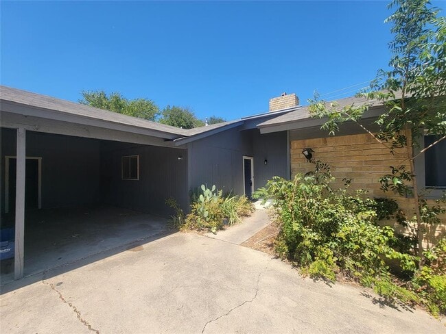 Building Photo - 1304 Glenda Dr