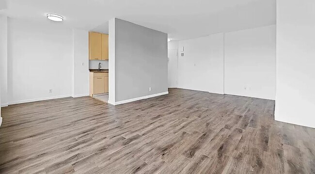 Building Photo - 620 Lenox Avenue