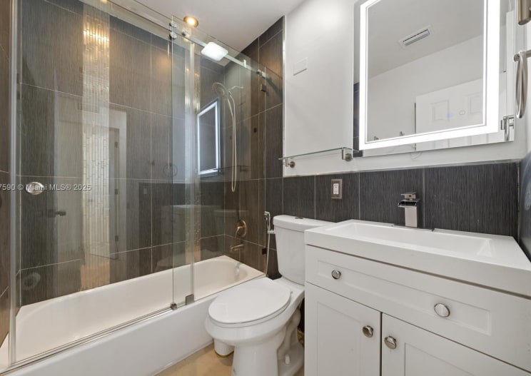 Building Photo - 845 NW 2nd St