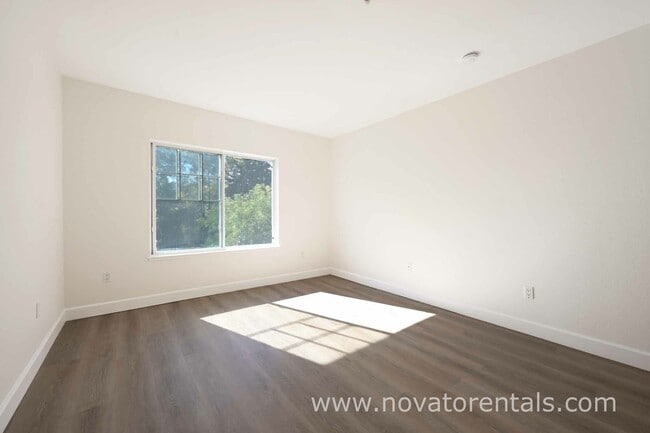 Building Photo - 852 Diablo Ave