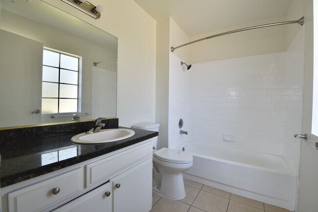 Building Photo - 11434 Moorpark St