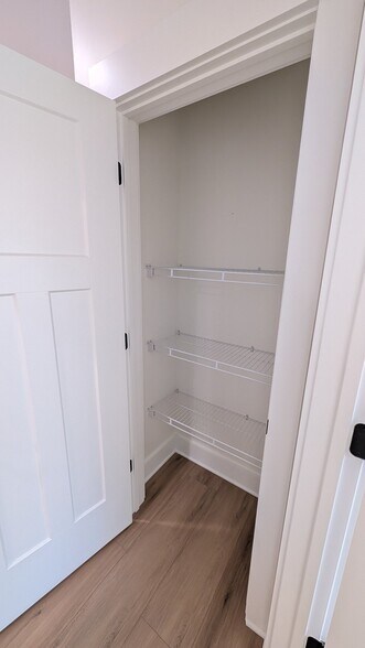 Building Photo - 115 Anile St