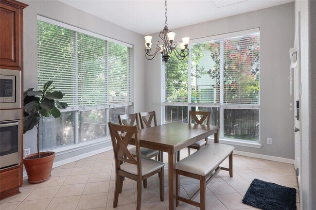 Building Photo - 2279 Fernspring Dr