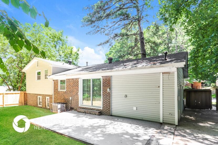 Building Photo - 6033 Hillandale Dr