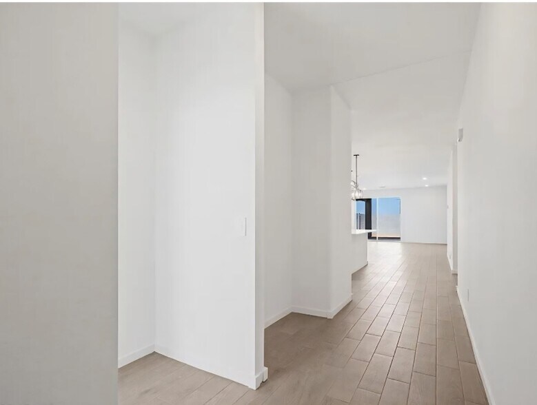 Building Photo - 2542 Fortana Dr