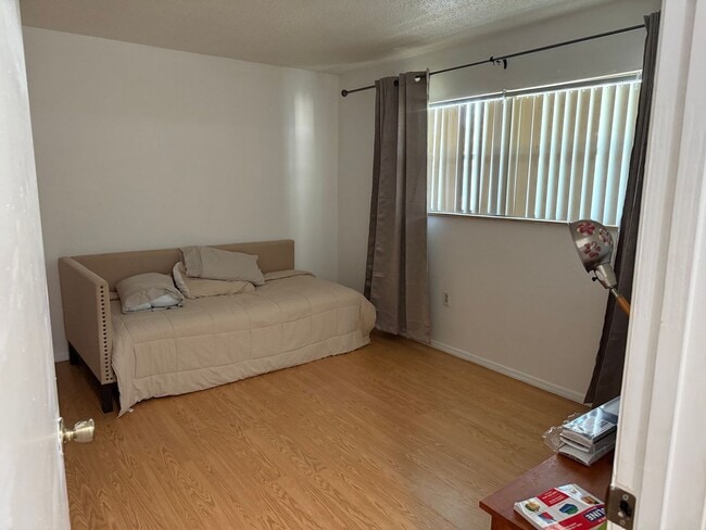 Building Photo - Spacious 2bd/2ba home for rent!