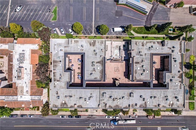 Building Photo - 12400 Montecito Rd