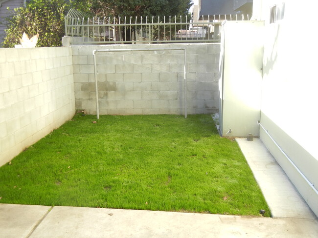 Back Yard - 2569 S Sepulveda Blvd