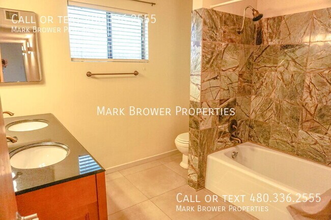 Building Photo - 505 E Loma Vista Dr