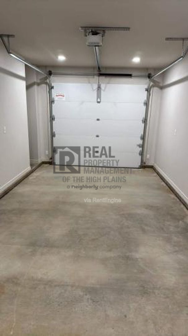 Building Photo - 14007 Hawksbeard Pl