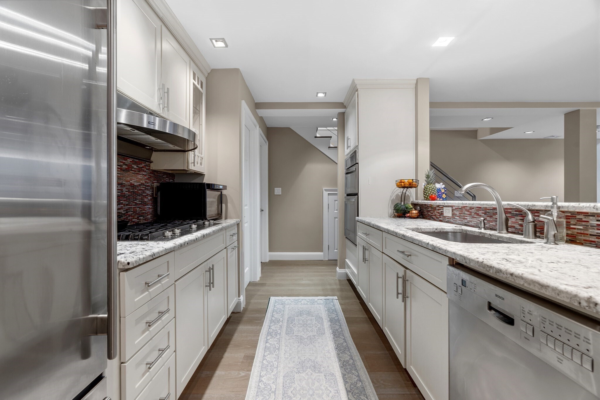 Building Photo - 98 Waltham St