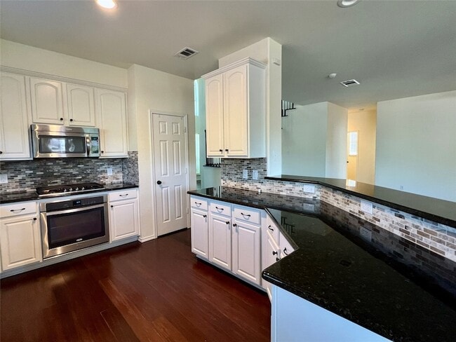 Building Photo - 9705 Hickory St