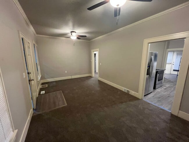 Building Photo - 305 SE Everett St