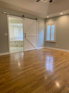 Building Photo - 6015 Oak Hill Dr