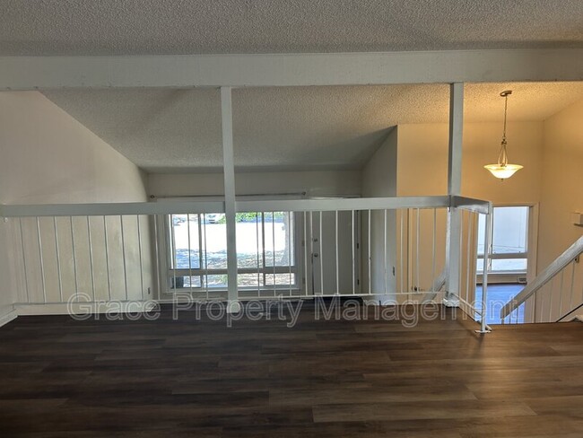 Building Photo - 10860 Stuart Cir