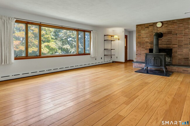 Building Photo - 67 Barclay Dr