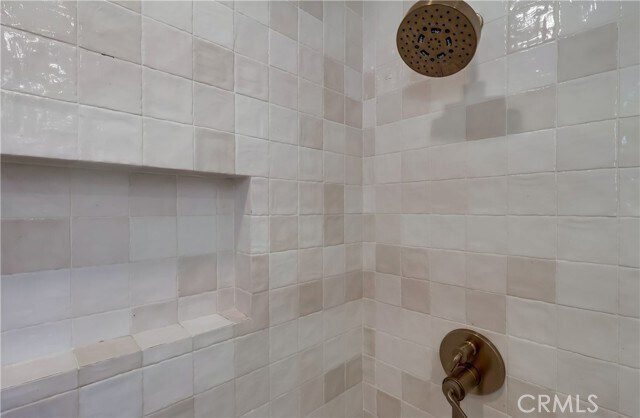 Building Photo - 5528 Voletta Pl
