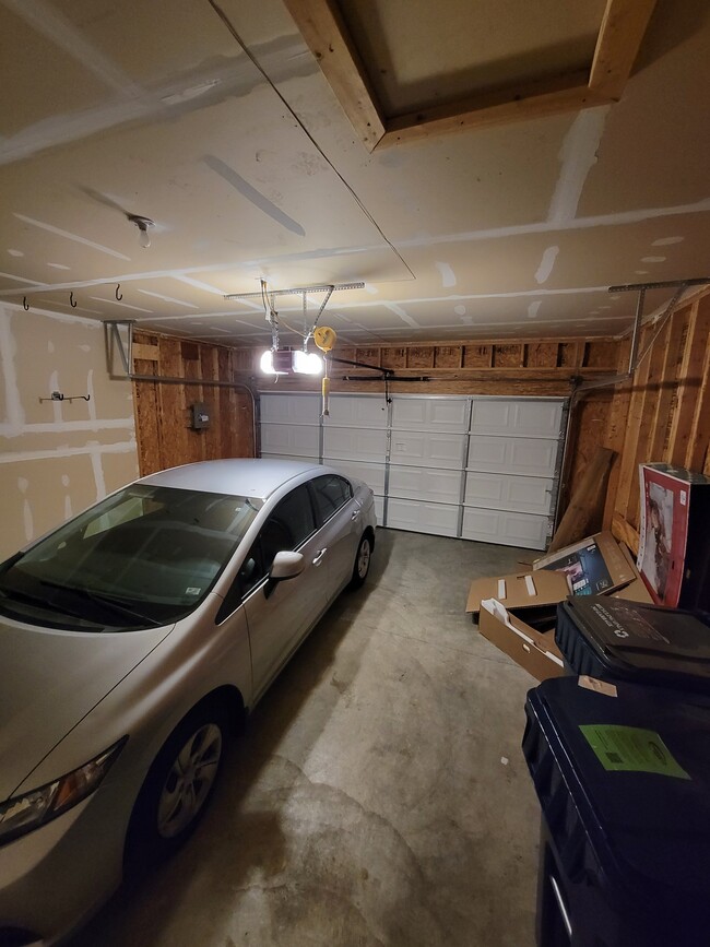 Building Photo - 5207 Footpath Ct