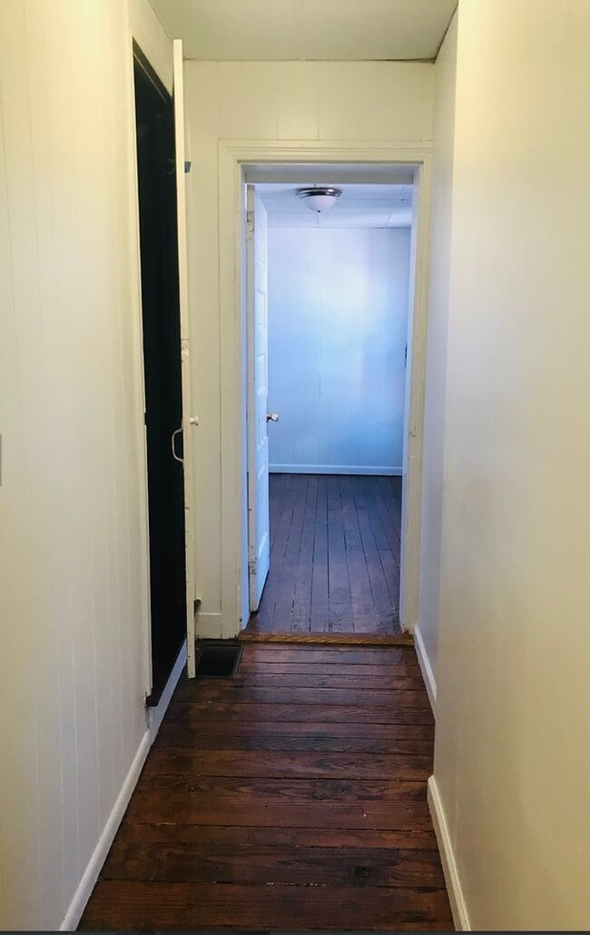 Building Photo - 3 Bedroom 1 Bath House, Yard-Oldtown East ...