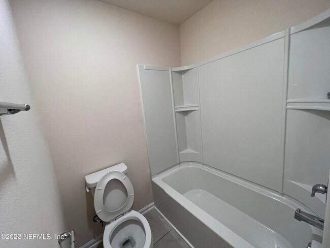 Building Photo - 12781 Veterans Ct