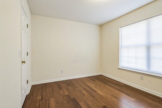 Building Photo - 1104 Walden Pl Dr