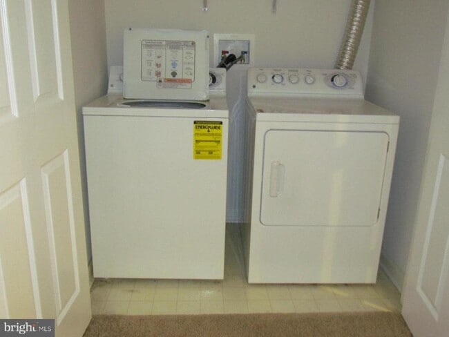 Building Photo - 46010 Saltmarsh Dr