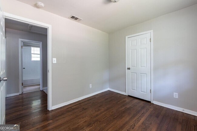 Building Photo - 3527 Bolfair Dr NW