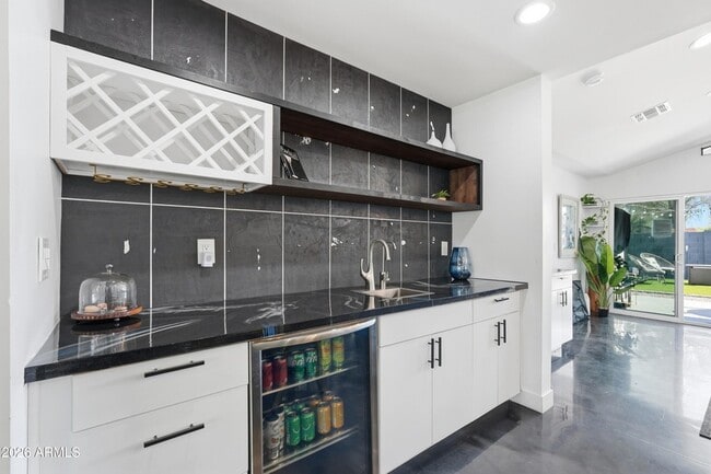 Building Photo - 2812 N 71st Pl