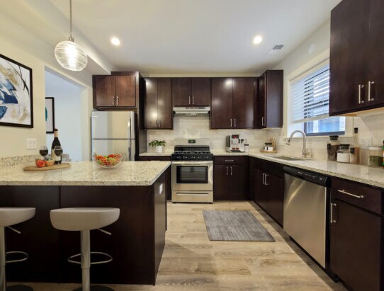 Building Photo - 1143 Maple