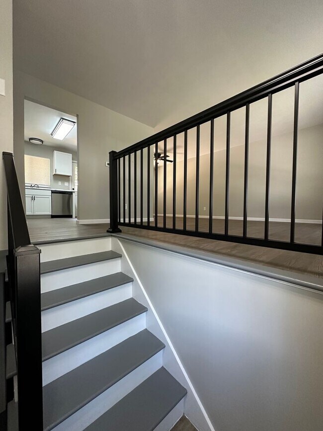 Building Photo - Four Bedroom Single Family Home