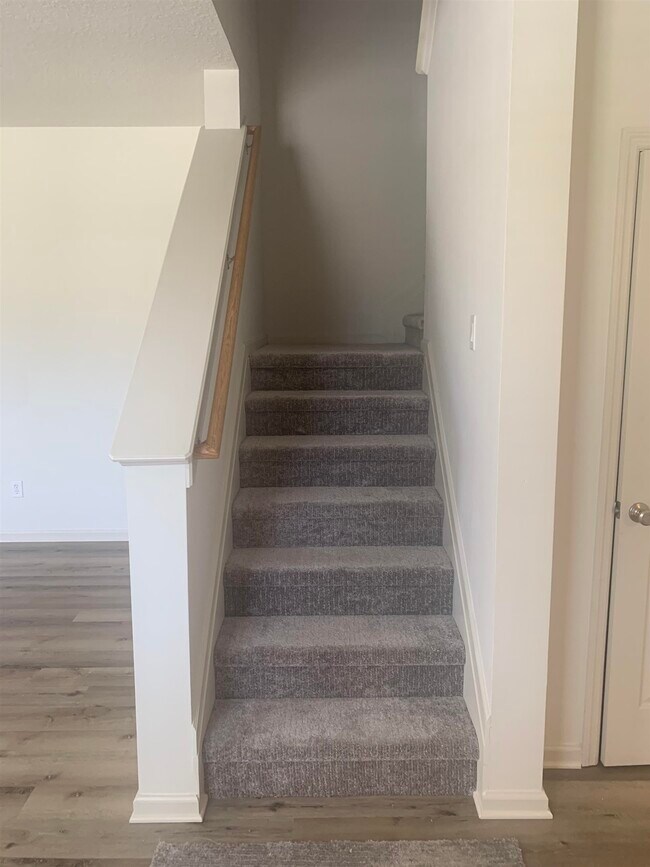 Building Photo - 200 Sienna Pl