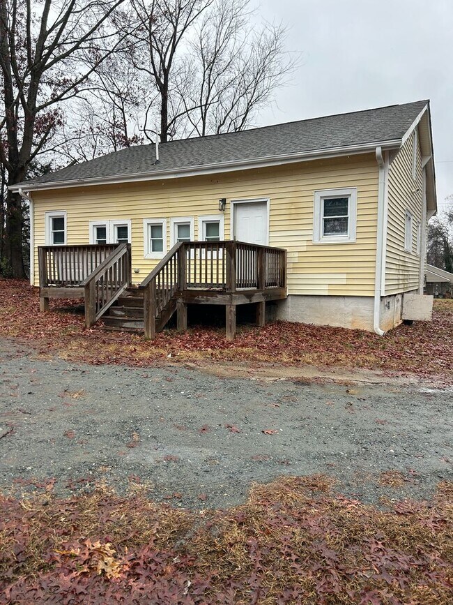 Building Photo - 416 Ross St