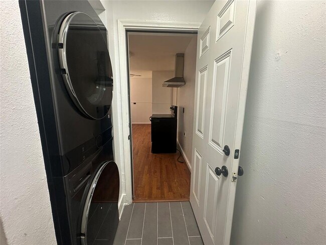 Building Photo - 3444 Blodgett St