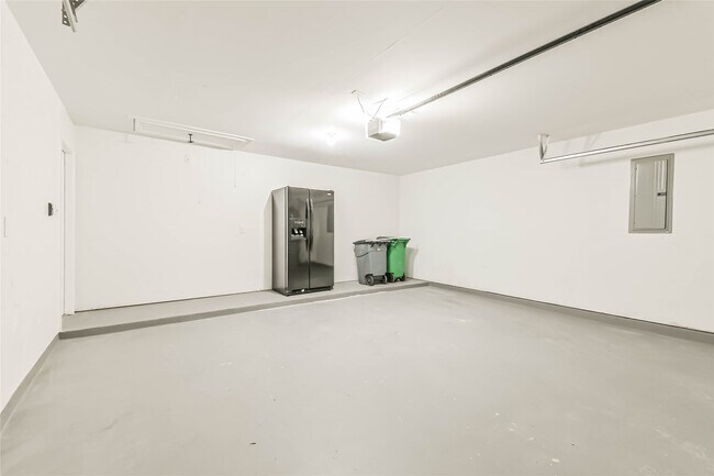 Building Photo - 10542 Oleander Point Dr