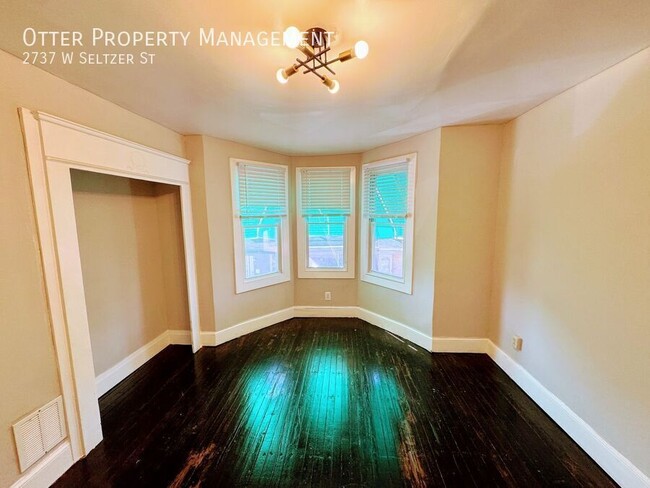 Building Photo - 2737 W Seltzer St