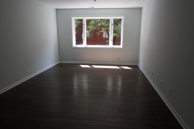 Building Photo - 129 Acacia Cir