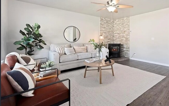 Building Photo - This home has it all!
