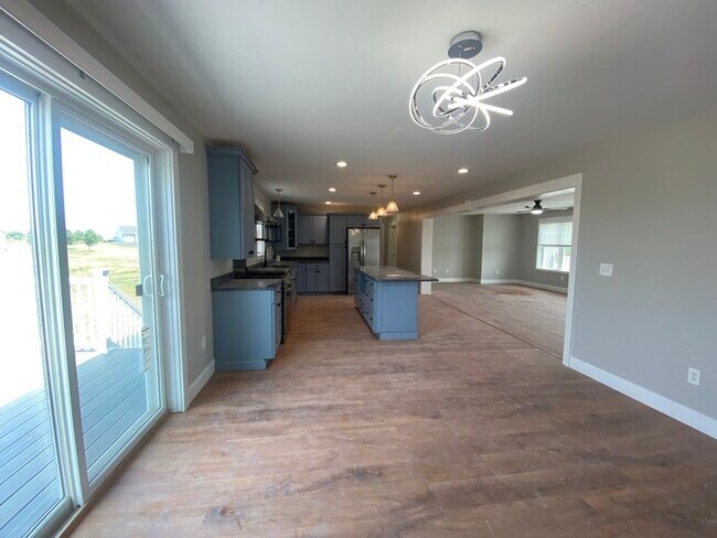 Building Photo - Brand new construction 5 bedroom 3 bath wi...